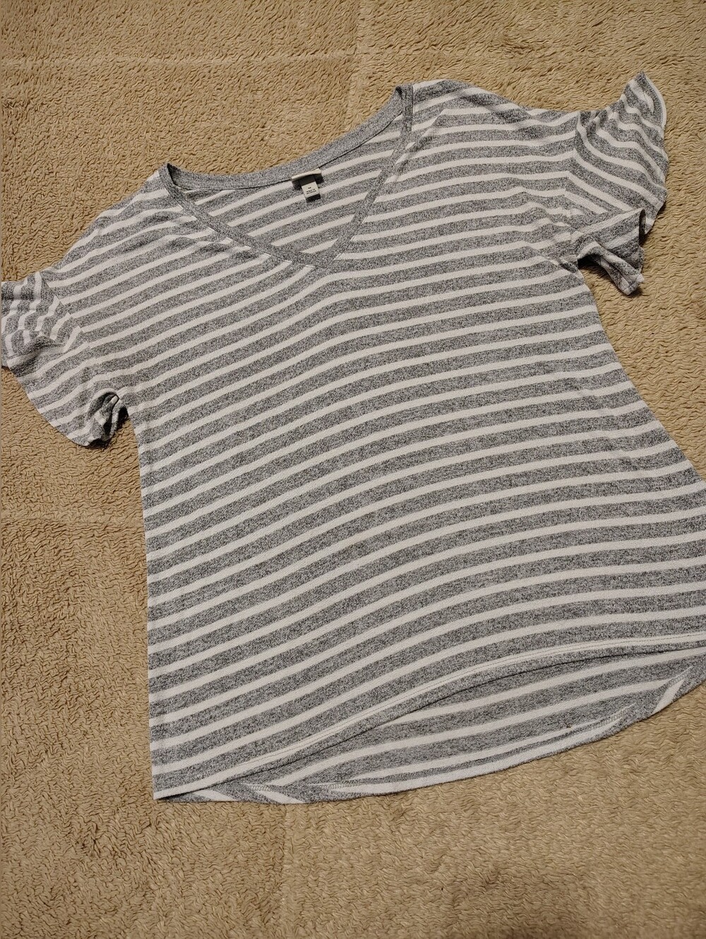 A new day women's short sleeve flutter sleeve grey white stripe soft top size md